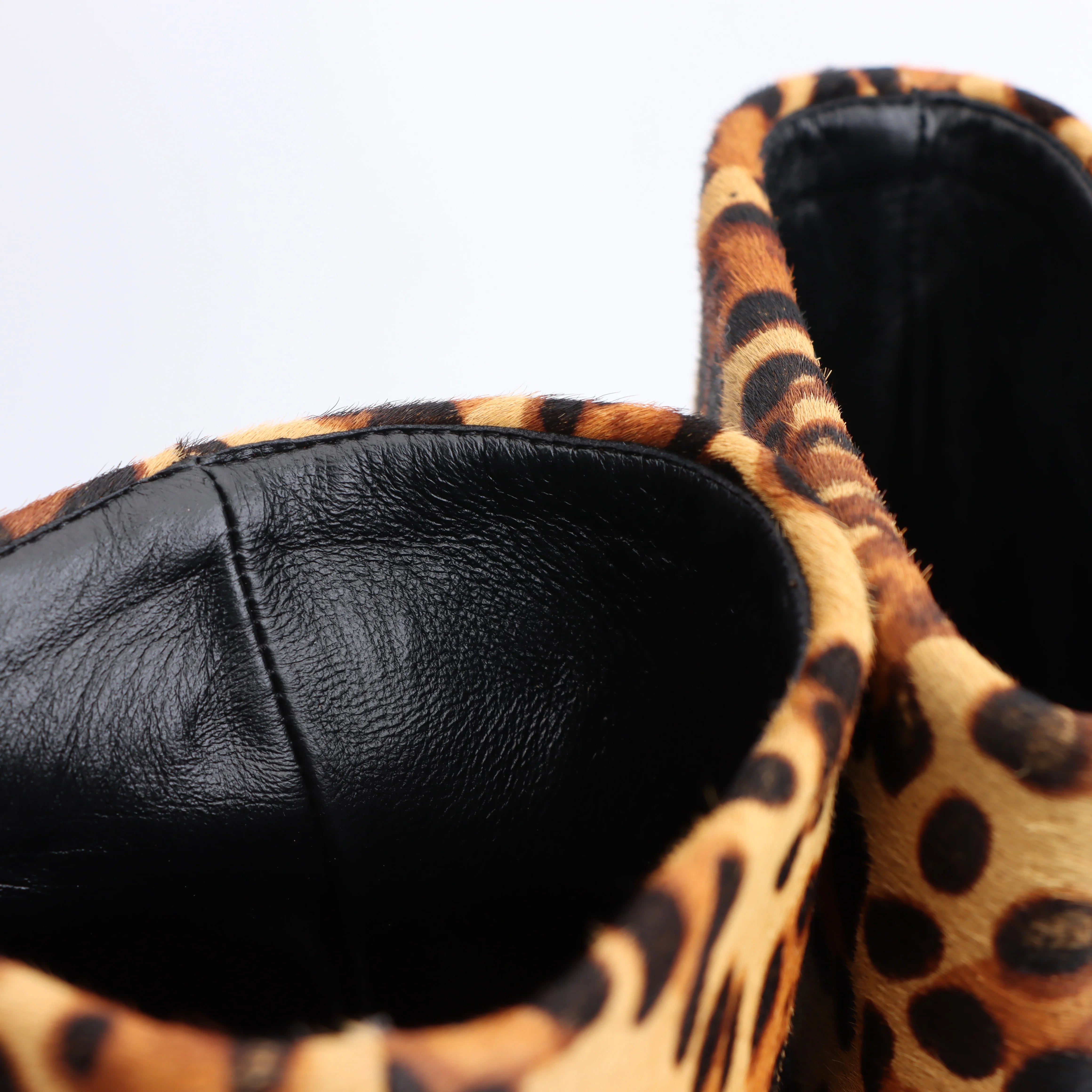 Designer 2025 Winter Luxury New Fashion Leopard Pattern Leather Metal Buckle High Heel Boots Pointed Thin Heel Leg Boots