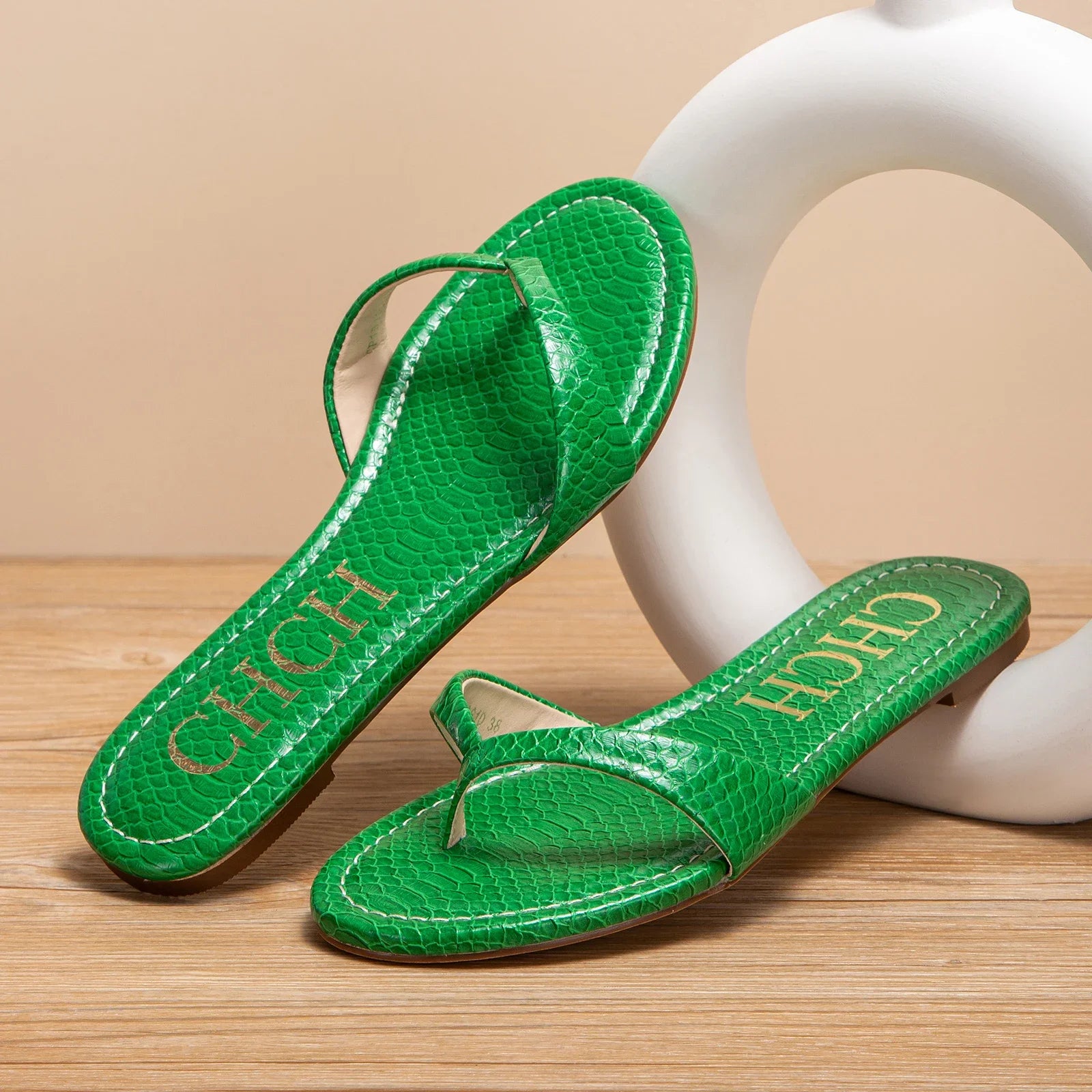 Design  Women's Slippers Simple Versatile Fine Workmanship New Woman  Flip-flops