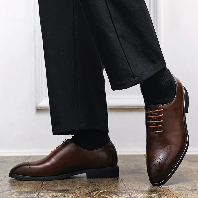 Men's Leather Shoes Handmade High Quality Red Sole Casual Oxford Business Brogue Shoes Lace-up Comfortable Lace-up Man Shoe