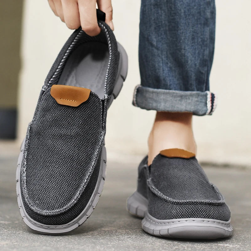 Summer Men's Shoes Casual Canvas Classic Comfortable Large Size Shoes New Breathable Ultralight Male Casual Shoes Men's Sneakers