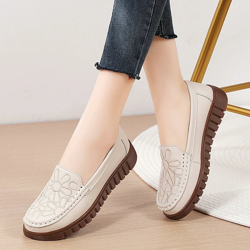 WOIZGIC Women's Ladies Mother Shoes Genuine Leather Flats Non Slip On Soft Spring Autumn Loafers Moccasin