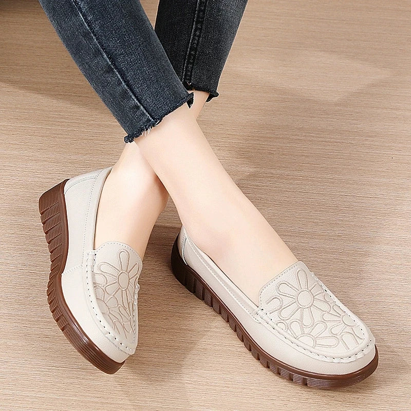 WOIZGIC Women's Ladies Mother Shoes Genuine Leather Flats Non Slip On Soft Spring Autumn Loafers Moccasin