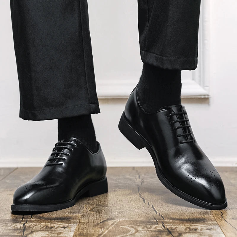 Men's Leather Shoes Handmade High Quality Red Sole Casual Oxford Business Brogue Shoes Lace-up Comfortable Lace-up Man Shoe