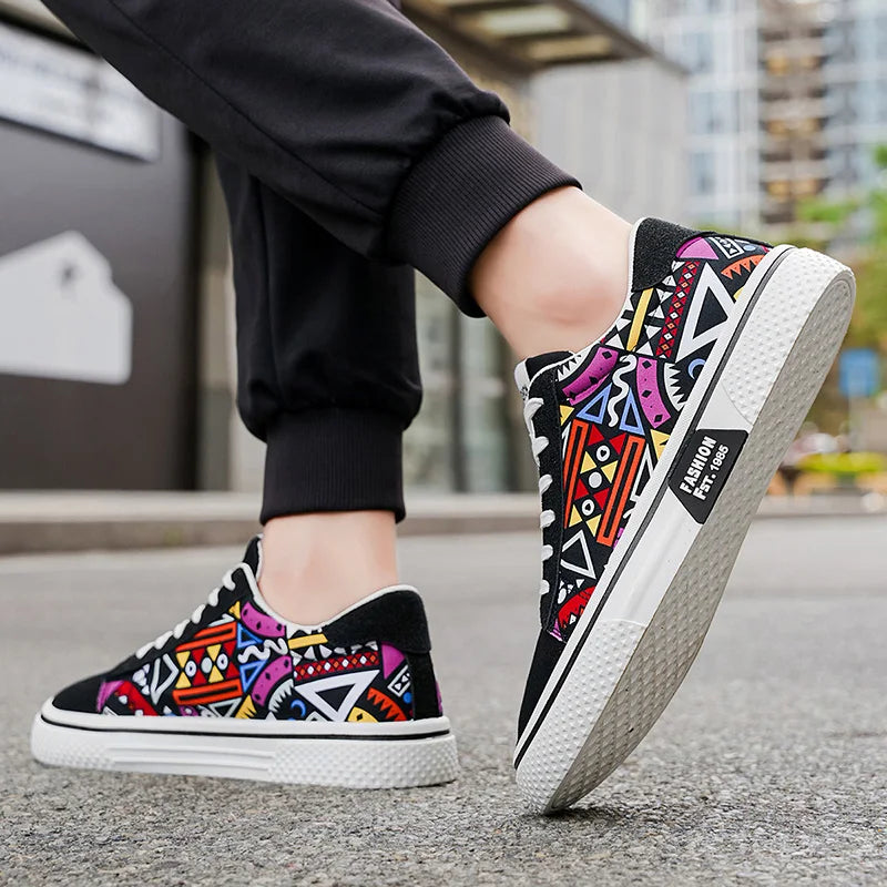 STRONGSHEN Men Casual Shoes Sports Running Shoes Canvas Geometric Style Lace-Up Sneakers Fashionable Graffiti Print Skate Shoes
