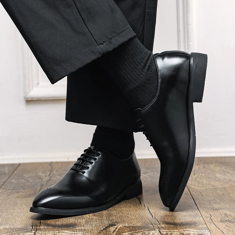 Men's Leather Shoes Handmade High Quality Red Sole Casual Oxford Business Brogue Shoes Lace-up Comfortable Lace-up Man Shoe